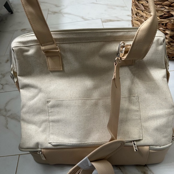 Beis The Weekender 
in Beige and The Dopp Kit 
in Beige - Picture 3 of 6